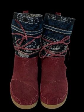 Tom’s Nepal Aztec moccasin Red Suede Women's Boots 8.5